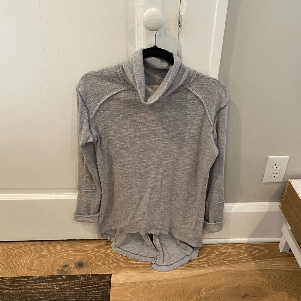 FREE PEOPLE gray sweater